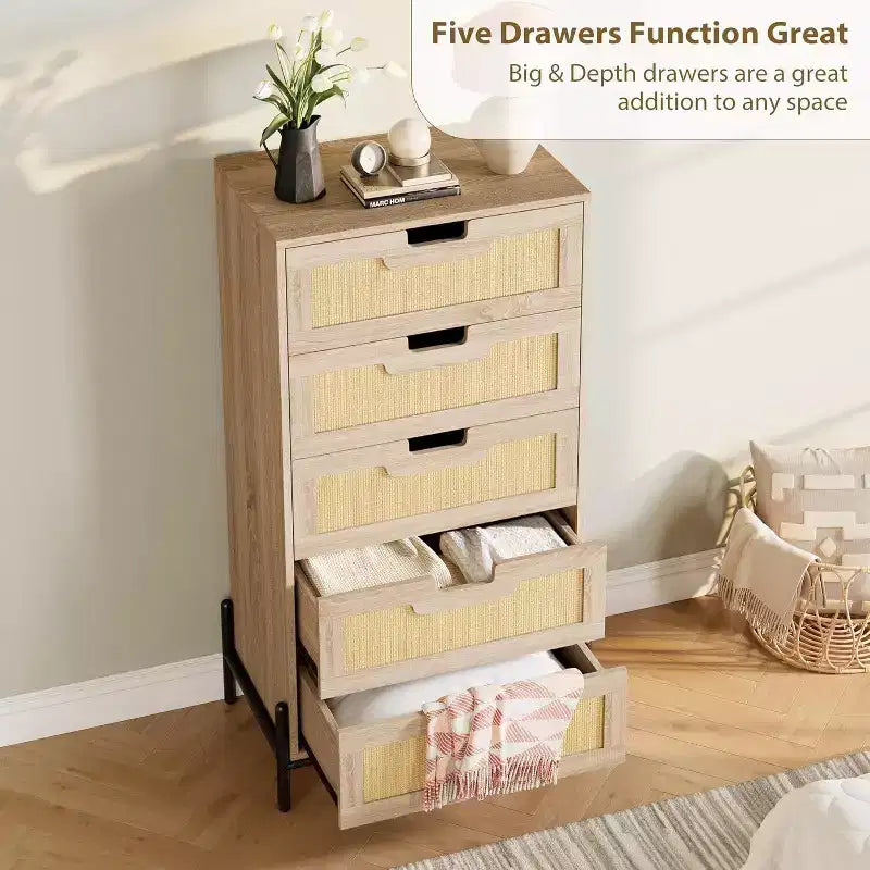 Commode à 5 tiroirs en rotin naturel, commode en bois, meuble de rangement de style ferme avec pieds en métal, commode moderne pour chambre à coucher, salon