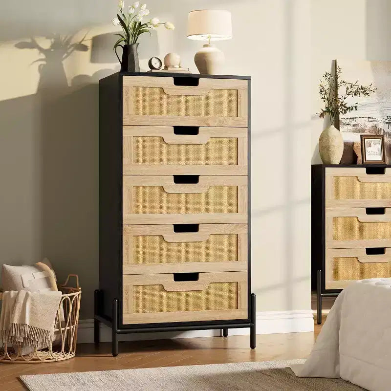 Commode à 5 tiroirs en rotin naturel, commode en bois, meuble de rangement de style ferme avec pieds en métal, commode moderne pour chambre à coucher, salon